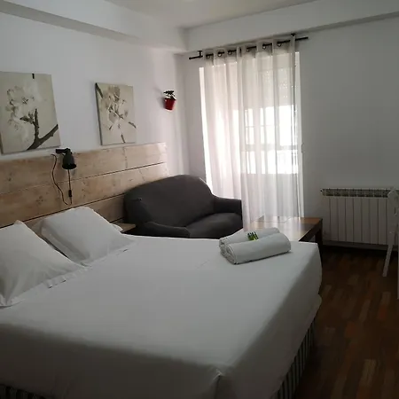 Carbonara بيت ضيافة آكورونيا